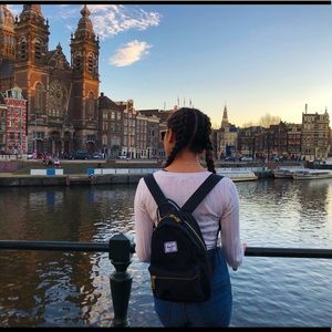 Meet your Posher, Amanda